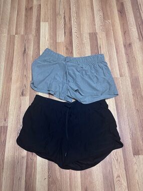 Women's Casual Elastic Waist Shorts - Gray and Black